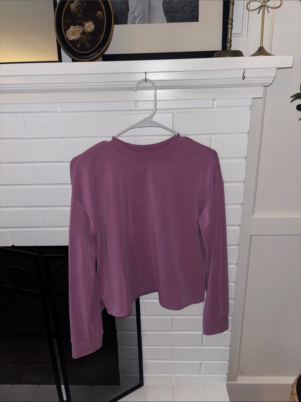 Athleta Women's Crewneck Sweatshirt in Mauve - Lightweight Long Sleeve Top